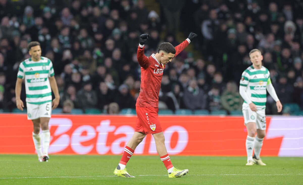 «Штутгарт» забивает на последних минутах - заходят высокие коэффициенты. Кэфы 1,88; 2,02; 2,8 и 4 на воскресенье