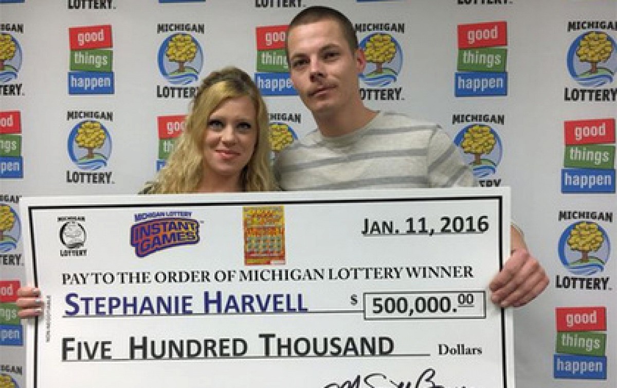 Женщина выиграла в лотерею 500 тысяч долларов...На днях ее арестовали за кражу и взлом дома