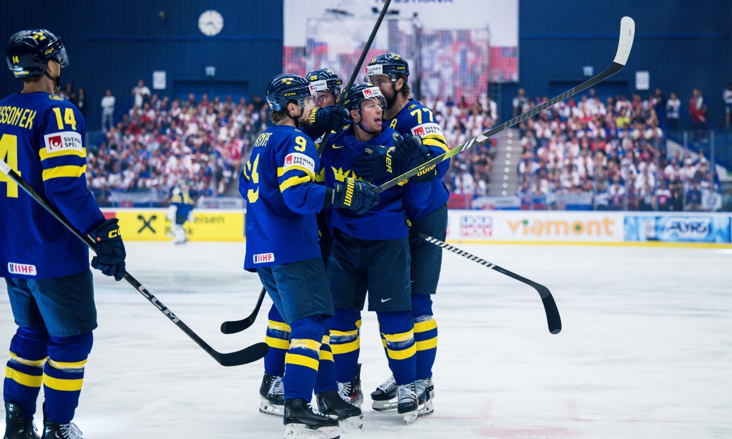 Что творит Швеция на ЧМ-2024 по хоккею? Главный фаворит турнира с кэфом 3,2