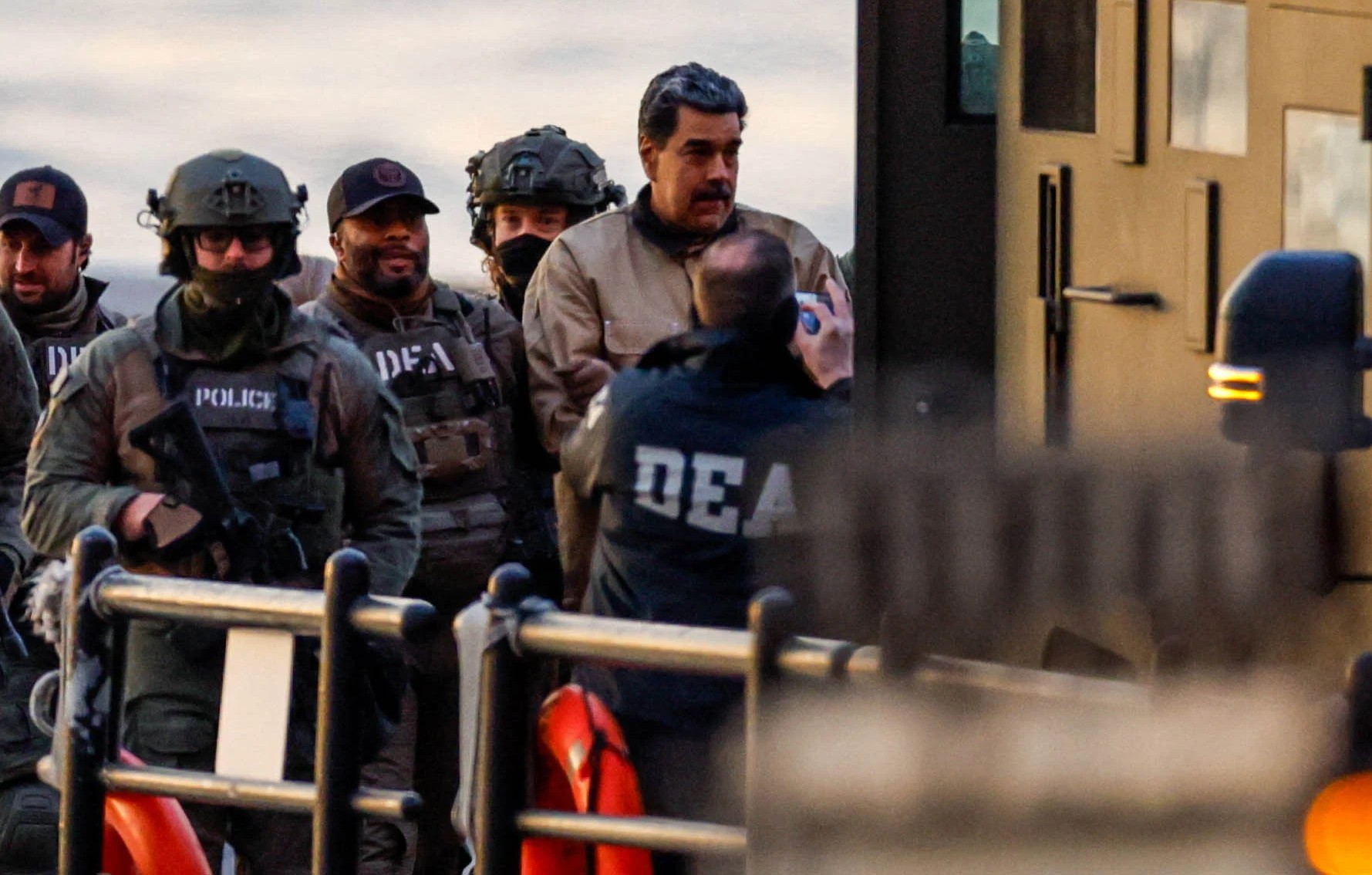 Беттинговая платформа отказывается выплачивать деньги тем, кто делал ставки на «вторжение США в Венесуэлу»