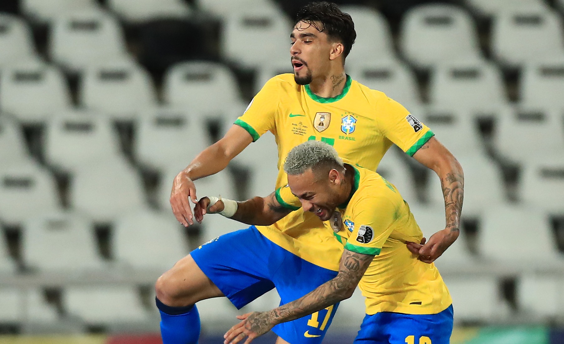 Футболист сборной Бразилии делал ставки на то, что получит желтую карточку в матчах АПЛ?