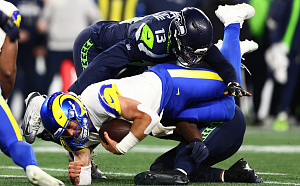 Он сделал 3 ставки ординаром на НФЛ: 2 выигрыша в размере $1,4 млн. Ставочник заберет ещё $3 млн?